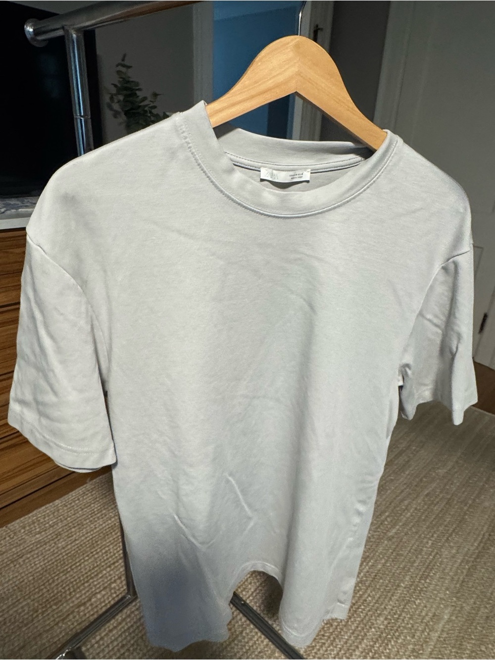 Men’s Zara T shirt. Size Medium